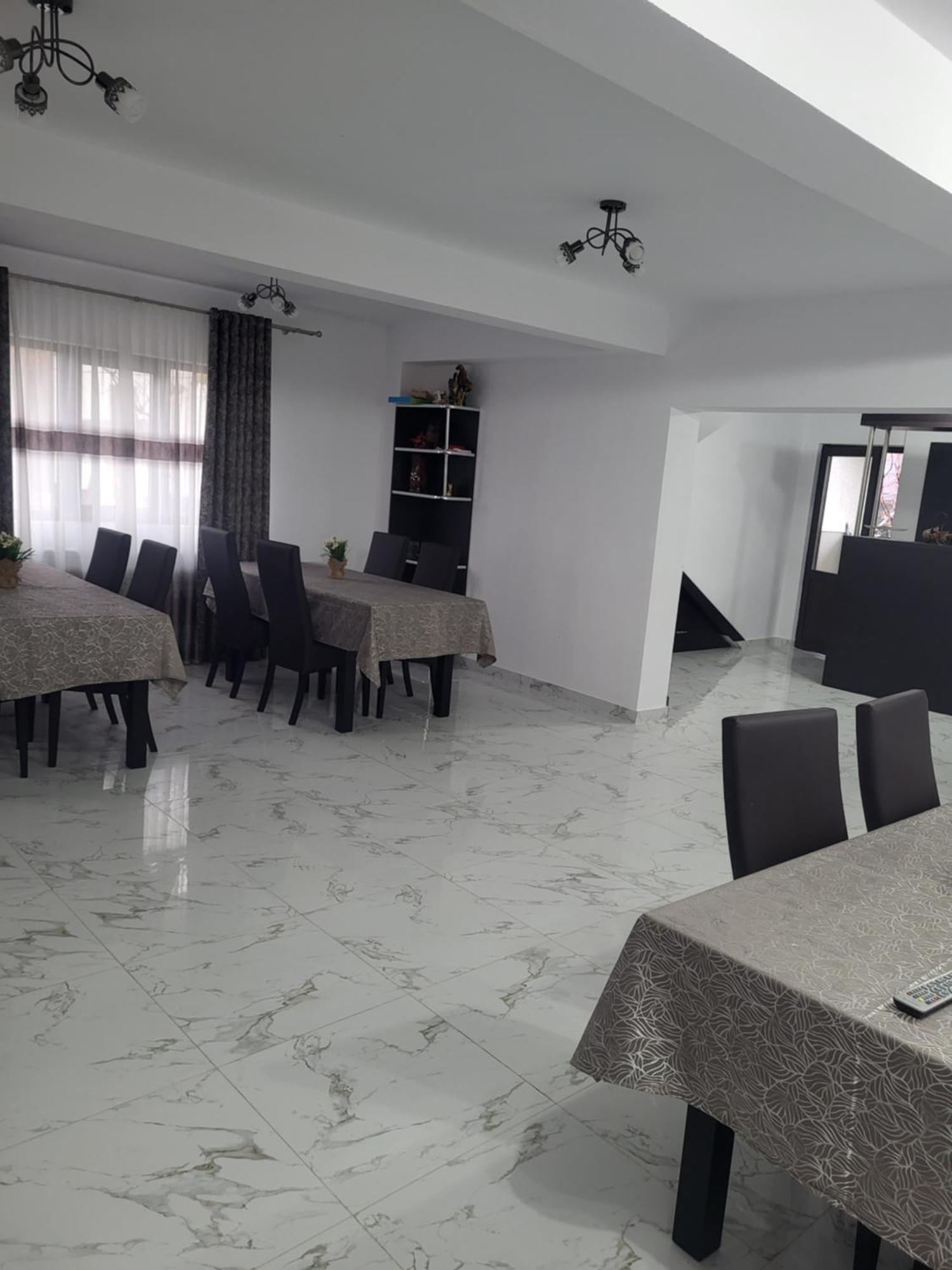 Vila Mae Star Curtea de Argeş Exterior foto
